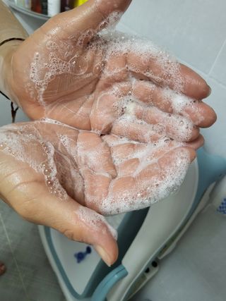 체코 비건화장품 마뉴팍투라 향좋은 맥주 샤워젤 (300ml) — 4점을 준 리뷰어가 2022년 6월 올린 사용 사진