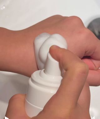 MF프리 [닥터문] 유산균 락토케어 질경초 여성청결제 200ml (폼타입) — 4.5점을 준 리뷰어가 2024년 12월 올린 사용 사진