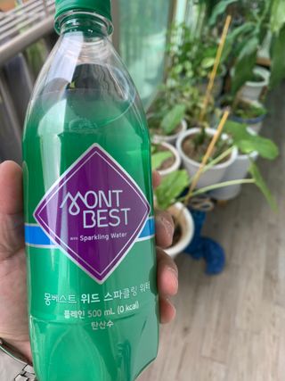 몽베스트 Montbest with Sparkling water Plain 20병 — 4.5점을 준 리뷰어가 2021년 10월 올린 사용 사진