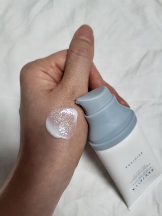 [스킨1004] 마다가스카르 센텔라 히알루-시카 워터핏 선세럼 50ml — 5점을 준 리뷰어가 2024년 5월 올린 사용 사진