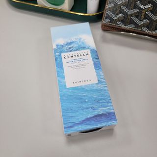 [스킨1004] 마다가스카르 센텔라 히알루-시카 워터핏 선세럼 50ml — 5점을 준 리뷰어가 2024년 5월 올린 사용 사진