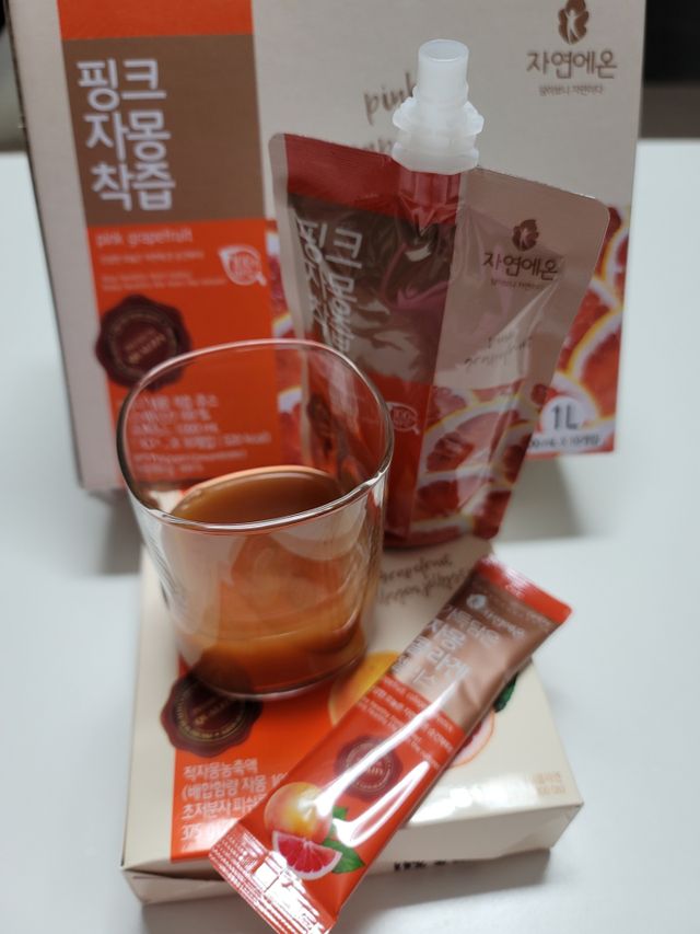 자연에온 핑크 자몽 착즙 100mL 10개입 1BOX +가 득담은 자몽 콜라겐 젤리스틱 1BOX 리뷰 사진