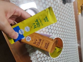 페페로니 맛있는 스틱 - 무항생제 닭고기 15개 + 원양선 참치 15개 — 4점을 준 리뷰어가 2021년 8월 올린 사용 사진