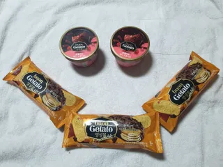 롯데제과 본젤라또 비스킷&바닐라카라멜바, 본젤라또 베리쇼콜라컵 — 5점을 준 리뷰어가 2021년 12월 올린 사용 사진