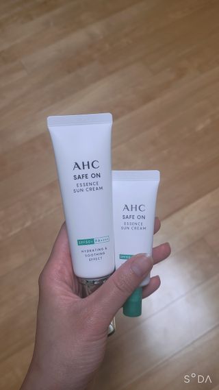 [AHC] 세이프온 에센스 선크림 올리브영 스페셜 증정 기획세트 — 5점을 준 리뷰어가 2022년 6월 올린 사용 사진