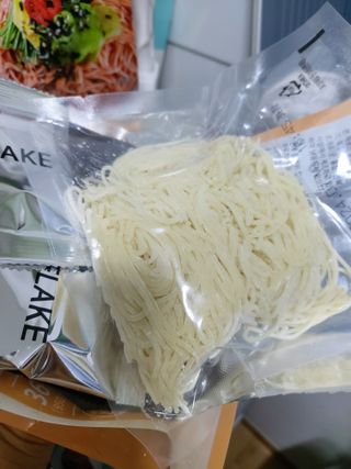 [한면원] 비빔국수 2인분 — 5점을 준 리뷰어가 2022년 8월 올린 사용 사진