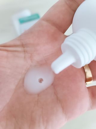 리더스코스메틱 리더스 카밍 바이오틱스 에센스 워터 — 5점을 준 리뷰어가 2021년 2월 올린 사용 사진