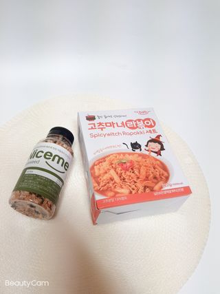 더밥  고추마녀 라볶이 +  나이스미 무설탕 현미후레이크 — 4점을 준 리뷰어가 2021년 10월 올린 사용 사진