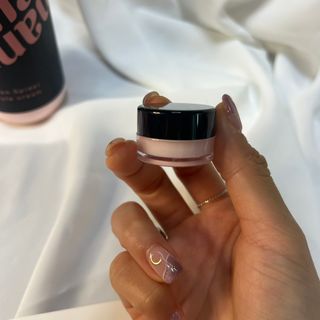 난나 살몬 스파이더 검버섯 미백 톤업 화이트닝 연어 앰플 크림 300ml 대용량 — 5점을 준 리뷰어가 2022년 11월 올린 사용 사진