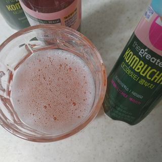 더그레잇티 콤부차 300ml *12개입 (오리지널 6개+베리리치 6개) — 5점을 준 리뷰어가 2022년 7월 올린 사용 사진