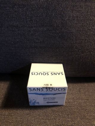 산수시 아쿠아 베네핏 24h 수부지 물광 속건조 수분크림 50ml — 5점을 준 리뷰어가 2021년 8월 올린 사용 사진