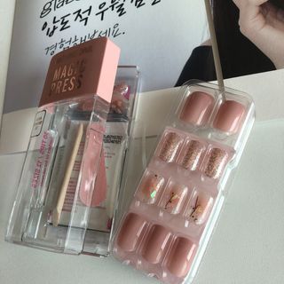 데싱디바 매직프레스 레귤러 스퀘어_6종 중 택 1 — 5점을 준 리뷰어가 2021년 9월 올린 사용 사진