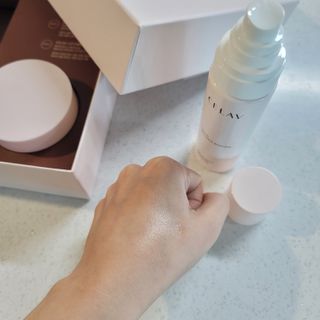 프리마인 바르기만 하면 철벽 스킨케어+24시간 마스크팩 효과. 셀라브 리제너레이팅 시스템 부스터+크림 세트 — 3.5점을 준 리뷰어가 2023년 6월 올린 사용 사진