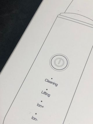 디하우트 랩 4 in 1 갈바닉 아쿠아 워터 필링기 스킨스크러버 — 5점을 준 리뷰어가 2021년 11월 올린 사용 사진