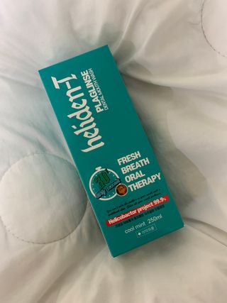 30초 후 눈으로 확인하는 헬리덴티 프라글린스 가글 — 5점을 준 리뷰어가 2021년 6월 올린 사용 사진