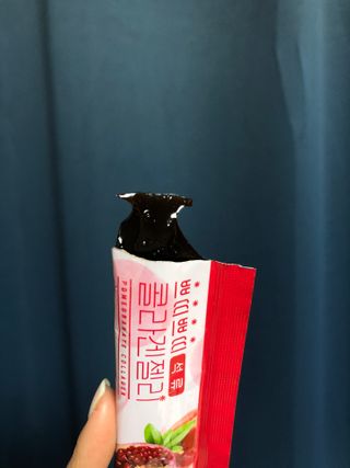 헬스업_쁘띠쁘띠석류콜라겐젤리_20g x 14포 — 5점을 준 리뷰어가 2021년 2월 올린 사용 사진