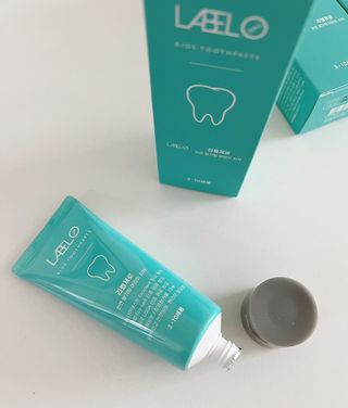 치과에서 쓰는 치약 _ 라벨제로 저불소 꼬마, 키즈, 유아, 베이비, 주니어 안전한 어린이치약 — 5점을 준 리뷰어가 2022년 10월 올린 사용 사진