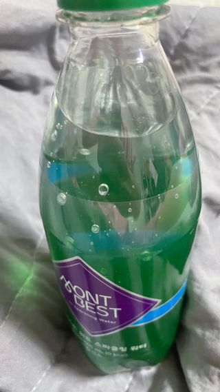 몽베스트 Montbest with Sparkling water Plain 20병 — 5점을 준 리뷰어가 2022년 8월 올린 사용 사진