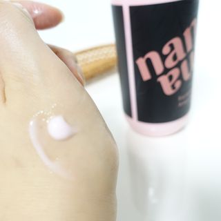 난나 살몬 스파이더 검버섯 미백 톤업 화이트닝 연어 앰플 크림 300ml 대용량 — 5점을 준 리뷰어가 2022년 8월 올린 사용 사진