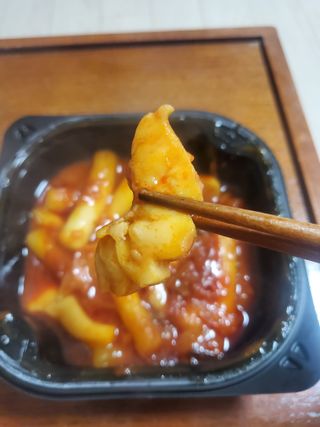 한성기업 무볼레 닭떡볶이+해물떡볶이 2종 세트 — 5점을 준 리뷰어가 2021년 10월 올린 사용 사진