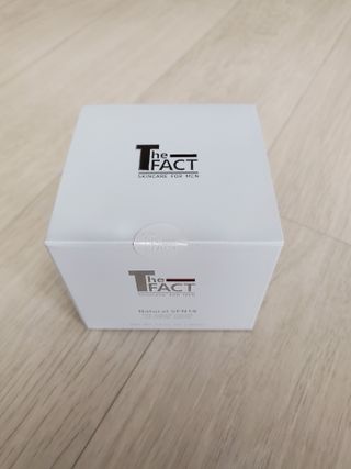 The Fact 더 팩트 내추럴 에스에프엔 에이틴 시니어 크림 — 5점을 준 리뷰어가 2021년 3월 올린 사용 사진