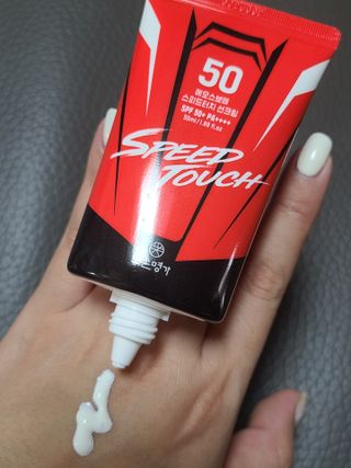 약손명가코스메틱 에오스보떼 스피드터치 선크림 50ml — 4점을 준 리뷰어가 2021년 8월 올린 사용 사진