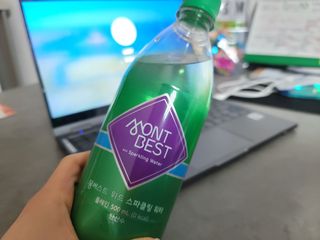 몽베스트 Montbest with Sparkling water Plain 20병 — 5점을 준 리뷰어가 2021년 10월 올린 사용 사진