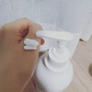 [닥터문] 프리미엄 알로에베라 선크림 500ml — 5점을 준 리뷰어가 2022년 6월 올린 사용 사진