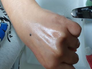 프리마인 메이크업과 들뜨는 각질까지 한방에 깐달걀로! 순하기까지한 셀베이스 그린티클렌저(200ml) — 5점을 준 리뷰어가 2023년 1월 올린 사용 사진