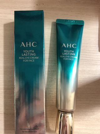 [NEW 탄력유턴 아이크림] AHC 유스 래스팅 리얼 아이크림 포 페이스 — 5점을 준 리뷰어가 2021년 1월 올린 사용 사진