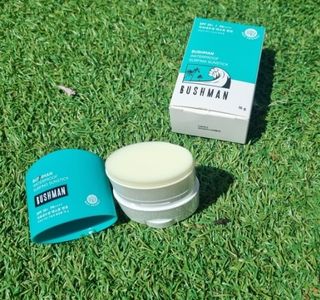 부쉬맨 워터프루프 서핑 선스틱 16g SPF50+ PA++++ — 5점을 준 리뷰어가 2023년 4월 올린 사용 사진