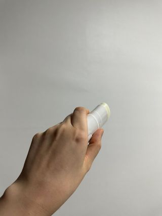 부쉬맨 워터프루프 서핑 선스틱 16g SPF50+ PA++++ — 5점을 준 리뷰어가 2023년 4월 올린 사용 사진