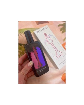 라쿰 서울위스키 헤어퍼퓸 (헤어에센스/오일) 100ml — 5점을 준 리뷰어가 2023년 4월 올린 사용 사진