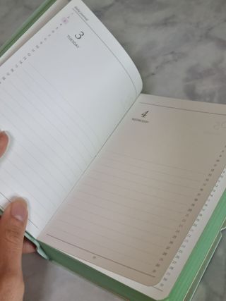 리훈 2023년 이야기다이어리 숏 날짜형 — 5점을 준 리뷰어가 2023년 1월 올린 사용 사진