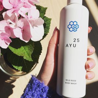 AYU25[아유트웬티파이브]피부 진정, 보습 와일즈 로즈 바디워시 — 5점을 준 리뷰어가 2021년 4월 올린 사용 사진