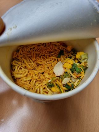 NISSIN 닛신 컵누들  4종 - 씨푸드오리지날, 씨푸드 스파이시, 씨푸드 커리, 씨푸드 XO소스 — 5점을 준 리뷰어가 2021년 12월 올린 사용 사진