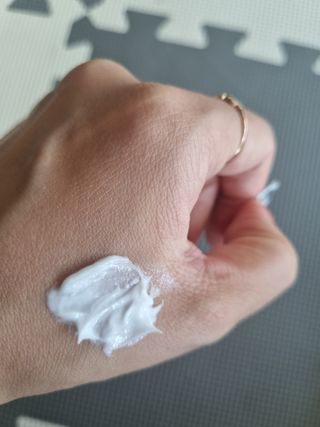젠바이오 코스메틱스 젠바이오수딩크림]   가려운 피부 & 아토피 원픽 크림 — 5점을 준 리뷰어가 2022년 9월 올린 사용 사진