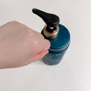 [포레스트스토리] 탈모증상완화 샴푸 1,000ml — 5점을 준 리뷰어가 2022년 3월 올린 사용 사진