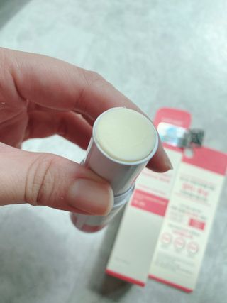리더스코스메틱 리더스 퍼스트 샷 에센스 스틱 2종 — 4.5점을 준 리뷰어가 2022년 3월 올린 사용 사진