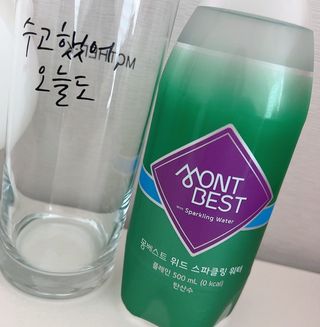 몽베스트 Montbest with Sparkling water Plain 20병 — 5점을 준 리뷰어가 2021년 11월 올린 사용 사진