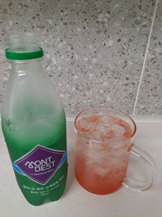 몽베스트 Montbest with Sparkling water Plain 20병 — 5점을 준 리뷰어가 2022년 6월 올린 사용 사진