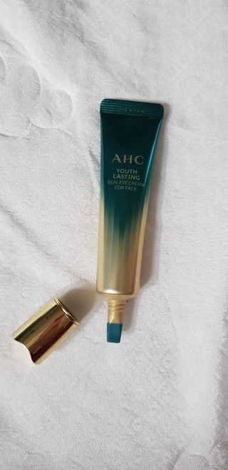 [NEW 탄력유턴 아이크림] AHC 유스 래스팅 리얼 아이크림 포 페이스 — 5점을 준 리뷰어가 2021년 2월 올린 사용 사진