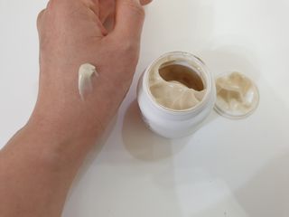 AYU25[아유트웬티파이브]다마스크로즈워터 베이스 천연 수분 촉촉 크림 — 4.5점을 준 리뷰어가 2021년 4월 올린 사용 사진