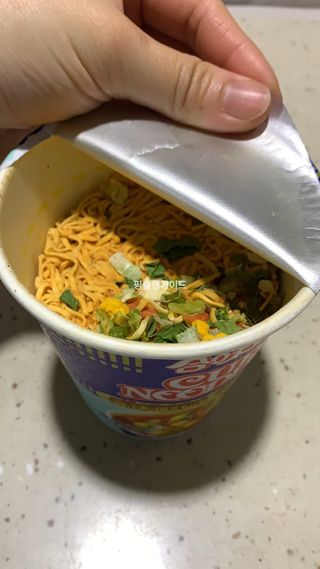 NISSIN 닛신 컵누들  4종 - 씨푸드오리지날, 씨푸드 스파이시, 씨푸드 커리, 씨푸드 XO소스 — 5점을 준 리뷰어가 2022년 3월 올린 사용 사진