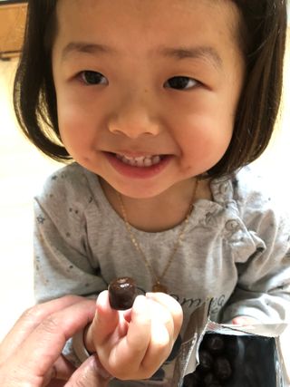 스낵스 퐁듀볼 3종_밀크3봉+다크1봉+화이트1봉 (5봉) — 5점을 준 리뷰어가 2024년 2월 올린 사용 사진