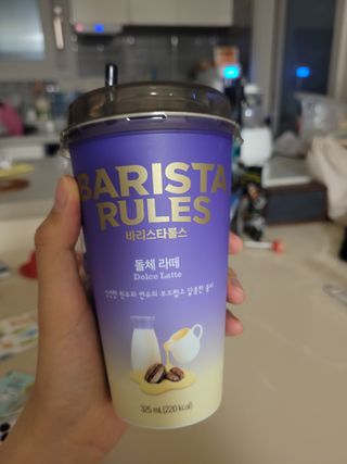 바리스타룰스 돌체 라떼 — 5점을 준 리뷰어가 2023년 4월 올린 사용 사진