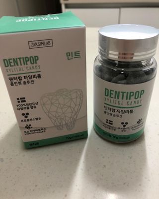 작심연구소 구취제거+충치예방+치아화이트닝 마법의 캔디 덴티팝3종(맛 랜덤 발송) — 4.5점을 준 리뷰어가 2022년 5월 올린 사용 사진