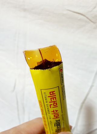 자연에온 경남제약 비타민 쉬머 저분자콜라겐 20g x 30포 — 5점을 준 리뷰어가 2021년 12월 올린 사용 사진