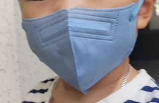 [애니가드] 키즈 라이트 KC인증 새부리형 패션 컬러마스크 30매 소형 어린이 — 5점을 준 리뷰어가 2022년 7월 올린 사용 사진