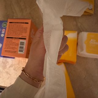 에어퀸 뉴브레스 유기농 생리대 4종 (팬티라이너 20P + 중형 10P + 대형 10P + 오버나이트 8P)_체험단 2차 — 5점을 준 리뷰어가 2024년 11월 올린 사용 사진